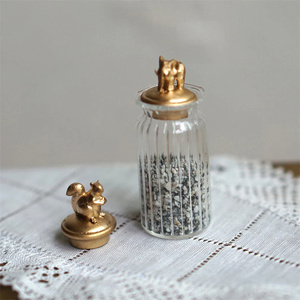 Récipient alimentaire <span class=keywords><strong>en</strong></span> <span class=keywords><strong>verre</strong></span> à épices avec couvercle hermétique unique et écologique Nouveau design Couvercle de rangement pour condiments de <span class=keywords><strong>cuisine</strong></span> et de maison - Product Image 4