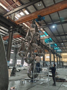 Scultura Moderna per Parchi: Grande Statua in Acciaio Inox a Goccia d'Acqua Lucidata a Specchio, Arte Metallica per Paesaggi Esterni - Product Image 3