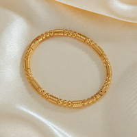 Bracelet jonc élégant et polyvalent en acier inoxydable plaqué or, style français, idéal pour le bureau ou les occasions professionnelles, pour femme