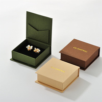 Boîte à bijoux personnalisée avec logo en feuille d'or, couvercle rabattable, fente intérieure pour carte, boîte cadeau en papier rigide mat pour bague, boucles d'oreilles, collier