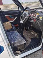 Véhicule électrique à énergie nouvelle à 4 roues avec conduite à droite, mini-jeep RHD, type 1500W, 5 sièges pliables, voiture électrique à basse vitesse pour adultes