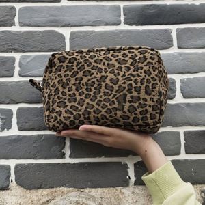Sac de maquillage grande capacité à imprimé léopard, sac de voyage d'affaires multifonctionnel, trousse de toilette, pochette – Certifié BSCI - Product Image 5