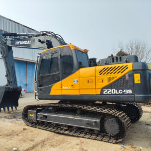 Excavadora de cadenas Hyundai 220LC-9S de alta calidad, usada, a precio económico, modelo 2020, 100% lista para usar, motor y rodamientos incluidos. - Product Image 1