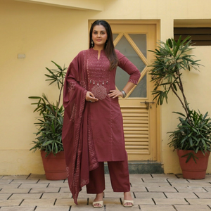 Ensemble Kurti droit en pur coton de qualité supérieure pour femme, avec pantalon et dupatta, orné de motifs miroir et imprimés - Product Image 1