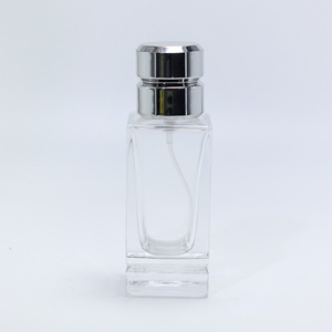 Botellas de Perfume de Vidrio Transparente de Alta Calidad de 50 ml, Botella de Perfume Vacía de Vidrio Transparente de 50 ml con Tapa Plateada - Product Image 5