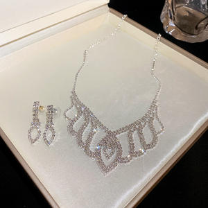 Vente en gros de bijoux haut de gamme exquis Fashion Dia Collier pour fête et mariage - Product Image 3