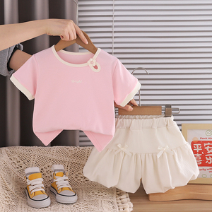 Set Estivo Trendy per Bambine 2 Pezzi con Stampa Animalier, Top a Maniche Corte e <span class=keywords><strong>Pantaloncini</strong></span> Abbinati, Outfit Morbido e Traspirante per Bambine 1-5 Anni - Product Image 3