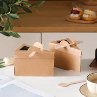 Boîte à gâteau triangulaire modèle D042 avec accessoires cuillère/fourchette, style simple, design à coins coupés pour vente à emporter, emballage en carton blanc