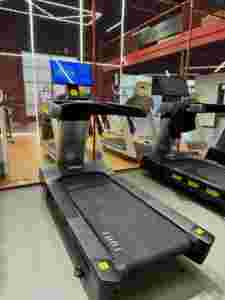Tapis de course à écran rotatif MND pour cardio intérieur Tapis de course commercial Vente directe en usine d'équipement de fitness haut de gamme pour les amateurs de course à pied - Product Image 2