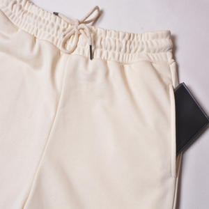 Short de sport décontracté pour hommes, pantalon quart taille haute avec jambe large tendance, style fitness ample pour l'Europe et les États-Unis - Product Image 3