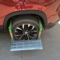 Échelle à roulettes en fer OEM en gros, portable, réglable en hauteur, pliable, avec pneus pour l'entretien des SUV et camions