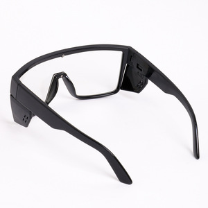 <span class=keywords><strong>Gafas</strong></span> <span class=keywords><strong>de</strong></span> <span class=keywords><strong>Sol</strong></span> Deportivas Fotocromáticas con Protección Lateral para <span class=keywords><strong>Ciclismo</strong></span>, <span class=keywords><strong>Gafas</strong></span> <span class=keywords><strong>de</strong></span> <span class=keywords><strong>Sol</strong></span> <span class=keywords><strong>de</strong></span> Seguridad a Prueba <span class=keywords><strong>de</strong></span> Viento para Hombre y Mujer - Product Image 4