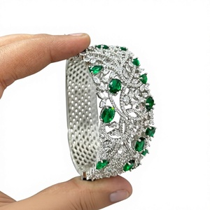 Bracelet de charme en zircon de qualité supérieure, finition argentée glamour, pour mariage, fiançailles, soirée, pour femmes - Product Image 2