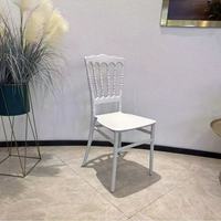 Chaises de salle à manger romantiques en plastique blanc empilables pour événements extérieurs, mariages, banquets et locations