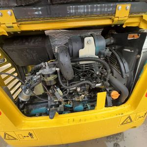 Excavatrice KomatsuPC20 durable à vendre, idéale pour les petites excavations et les travaux de terrassement, avec un système hydraulique efficace - Product Image 5