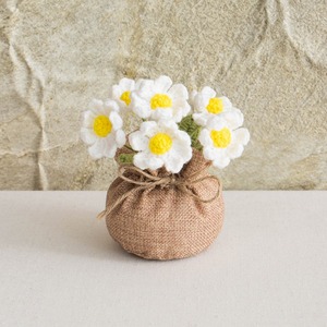 ดอกเดซี่ถักโครเชต์ทำมือขนาดเล็ก  กระเป๋าของขวัญนำโชค  ดอกไม้ถักนิตติ้งในกระถาง  ของตกแต่งกระถางดอกไม้ถักนิตติ้ง - Product Image 3