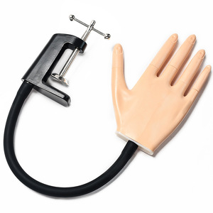 Main d'entraînement en silicone pour la pratique des ongles avec support, manipulateur détachable, modèle de main artificielle flexible pour usage en salon de manucure - Product Image 2