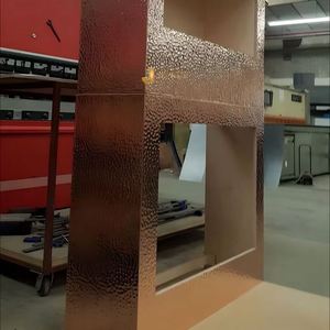 Placa de Acero Inoxidable de Grado 304 con Forma Personalizada de Fábrica EX305, Acabado Martillado a Mano, Estándar JIS, Decoración de Interiores - Product Image 1