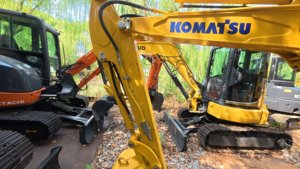 Presque neuf, faible nombre d'heures de fonctionnement, <span class=keywords><strong>mini</strong></span>-excavatrice Komatsu PC35 de 3 tonnes d'occasion pour l'aménagement paysager et l'aménagement paysager. - Product Image 6