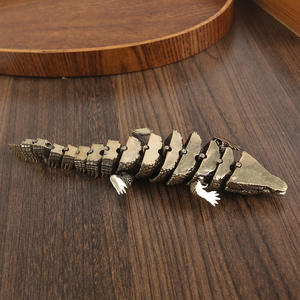 Antike Messing Krokodil Figur Einzigartige Vintage-Stil vergoldet Metall Tier Thema für Büro Schreibtisch Dekoration Tee Casting - Product Image 2