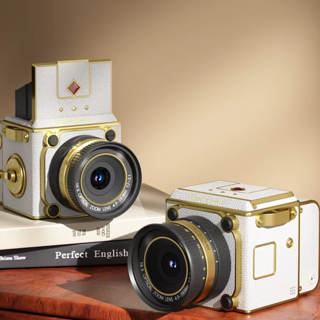 New Arrival M31 CMOS Retro Compact Camera 32GB SD Card 4K Resolution 16X Zoom Cheap Gift Toy Digital Camera 4K Video