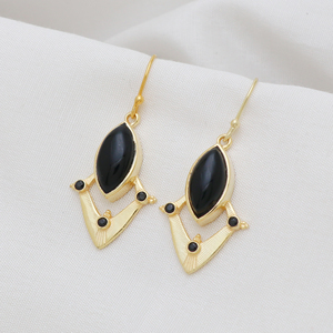 ต่างหูพลอยโอนิกซ์สีดำธรรมชาติสุดฮิตเครื่องประดับอินเดียสำหรับผู้หญิงและเด็กผู้หญิงต่างหูทองเหลืองแท้เคลือบทองผู้ส่งออก - Product Image 3