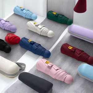 Parapluie de soleil pliable manuel anti-UV noir en gel, mini parapluie capsule - Product Image 1