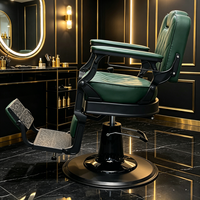 Fauteuil de barbier vintage en cuir matelassé vert foncé, pivotant à 360°, inclinable hydrauliquement, avec repose-pieds