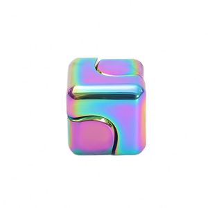 Mini cube sensoriel unisexe anti-stress, spinner magique en alliage d'aluminium, spinner à doigts en métal - Product Image 4