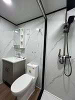 Maisons conteneurs préfabriquées extensibles de 20 pieds, résistantes aux ouragans, avec design respirant et style moderne, pour usage bureaux, appartements et villas