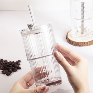 Vaso de Vidrio con Rayas Verticales, Tapa Antiderrames, Apto para Alimentos, NOVARE, para Bebidas Frías, Smoothies, Moderno, para Hogar y Oficina - Product Image 5