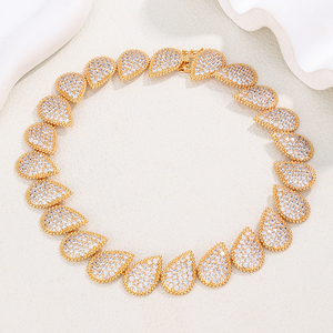 Collana Hip-hop in Ottone Placcato Oro Ispirata ai Serpenti con Zirconi Centrali per un Look Alla Moda - Product Image 3