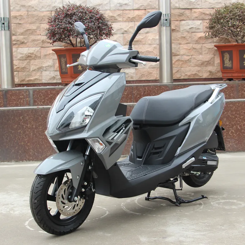 Nuovo modello 4 tempi Scooter alimentato ciclomotore a benzina 125cc Mini moto a Gas