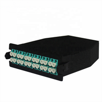 Boîtier de cassette MPO/MTP pour montage en rack, avec cordon de brassage et répartiteur de câble MPO