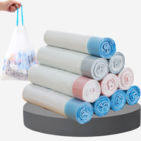 Sacs poubelles biodégradables en plastique recyclé noir et blanc écologiques personnalisés avec cordon de serrage, en rouleau