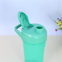 Bouteille shaker de haute qualité sans BPA, fabrication OEM, nouveau design, pour mélanger café, lait et protéines en poudre.