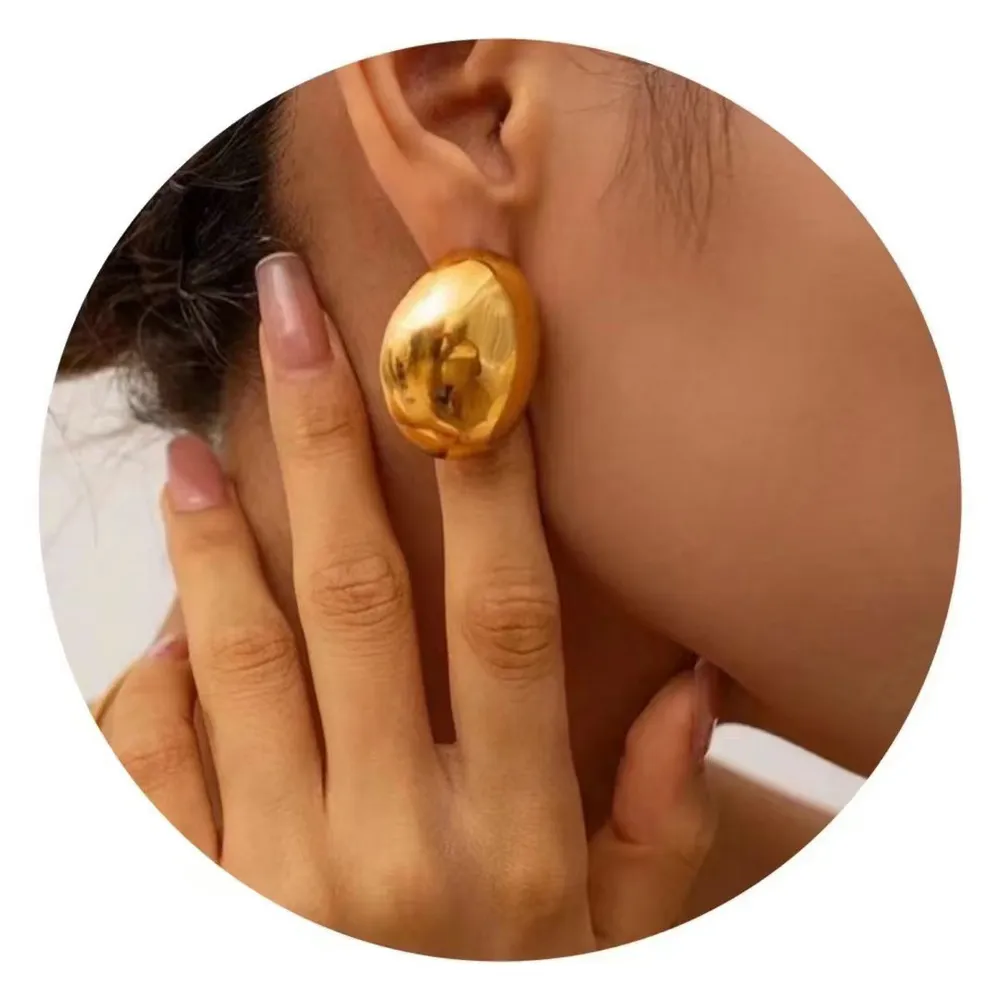 Alla moda castagno Design oro colore borchia orecchino placcato oro ottone gioielli fabbrica prezzo all'ingrosso