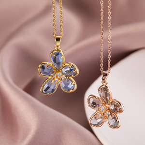 Collar de Acero Inoxidable con Colgante de Flor de Cristal Irregular, Joyería Chapada en Oro de 18K - Product Image 4