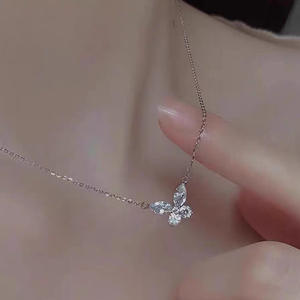 Серебряное колье S925 с фианитами — женская цепочка на ключицу с полным покрытием из фианитов, легкая роскошь - Product Image 3