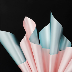 Papier d'emballage floral mat métallisé 7.8S, film imperméable brillant satiné, emballage <span class=keywords><strong>de</strong></span> bouquet, fournitures d'emballage floral en gros - Product Image 3