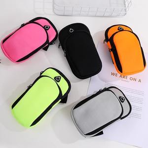 Wholesale Outdoor Sports Arm Bag Fashionable Waterproof Wrist Belt Nylon Lining Portable Mobile Phone Storage Bag for Running - Product Image 5