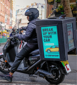 โปรโมชั่นกระเป๋าส่งของสำหรับขี่มอเตอร์ไซค์ กระเป๋าเป้สะพายหลัง LED แสดงผลหน้าจอ LED สีสันสดใสแบบไดนามิก กล่องส่งอาหาร 3 มิติ - Product Image 1