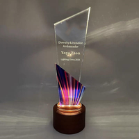 Trophée en verre personnalisé, cristal moderne avec éclairage LED, trophée en cristal étoile pour cadeaux d'affaires MH-S0397