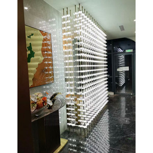 Venta caliente 3*3*30cm estante de vino acrílico soporte de exhibición de montaje en pared con clavijas cuadradas para muebles para el hogar - Product Image 1