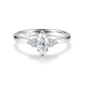 Anillo de Compromiso SGARIT Personalizado de Plata de Ley 925 con Baño de Rodio y Diamantes Cultivados en Laboratorio, Corte Marquesa, Piedras Decorativas, Certificado IGI - Product Image 1