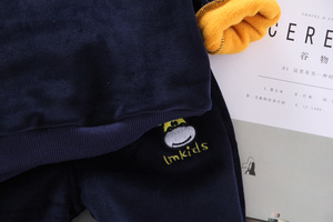 Vente en gros de vêtements pour enfants, nouveaux modèles, ensembles de vêtements pour enfants, t-shirts et pantalons d'hiver - Product Image 4