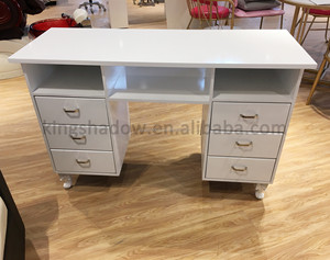 Table de manucure moderne en bois pour salons de beauté avec certification CE/ETL et garantie d'un an - Product Image 4