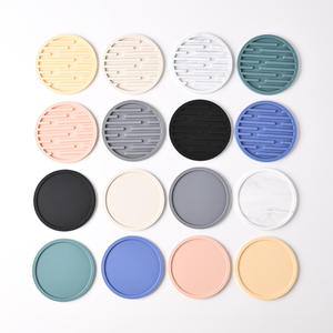 Petits sous-verres en silicone à pois Antidérapant Antiadhésif Epaissi Résistant à la chaleur Facile à nettoyer pour les boissons Table basse Bureaux de bureau - Product Image 2
