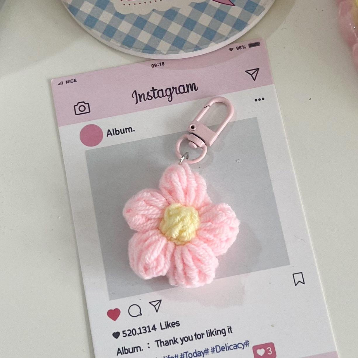 Porte-clés fleur en laine-rose