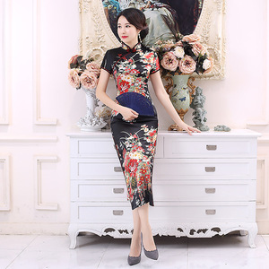 Nuovo Cheongsam Lungo <span class=keywords><strong>Etnico</strong></span> Cinese Elegante in Seta per Primavera/Estate, <span class=keywords><strong>Abbigliamento</strong></span> Femminile Stampato Digitalmente all'Ingrosso - Product Image 2